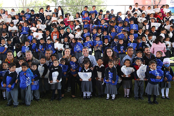 Tony Gali entrega 1,925 kits del programa “Yo sí voy al Preescolar”