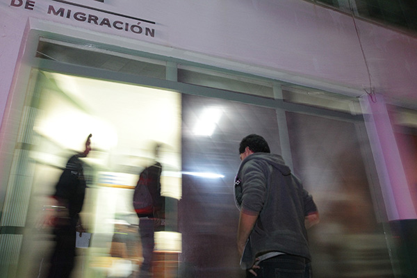 Aseguran a 60 centroamericanos indocumentados en la México-Puebla