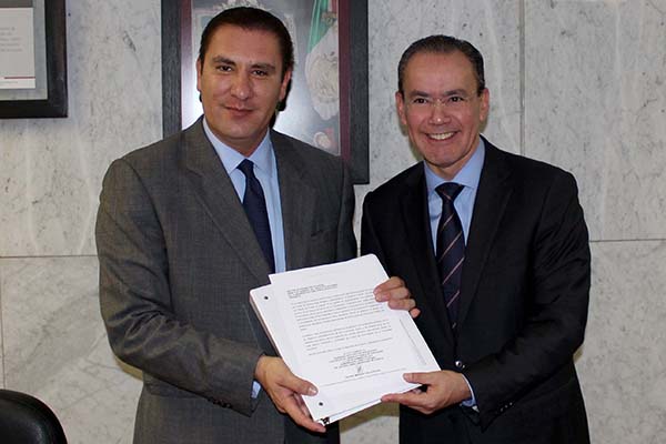 RMV se reúne con el titular del INIFED