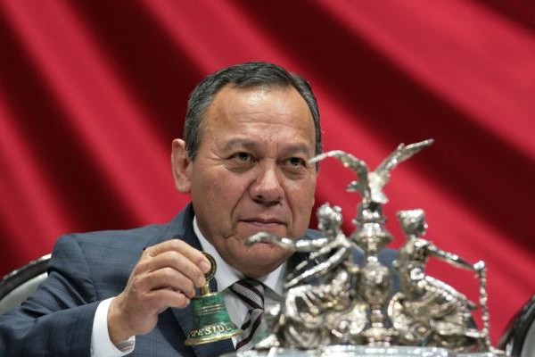 Propone Zambrano comisión bicameral para debate sobre mariguana