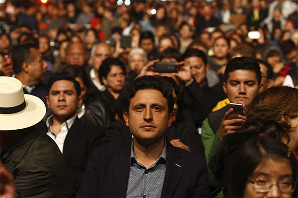 Muy “listo” el JJ: ordenó un concierto de campanas con “playback”