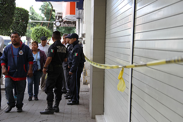 Custodios del penal de Tehuacán paran por incumplimiento de prestaciones