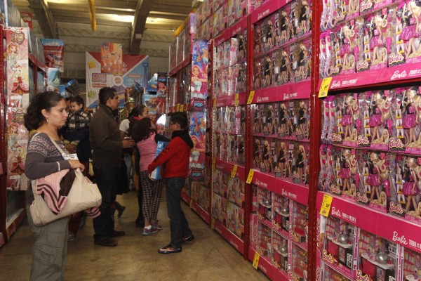 Piden olvidar el género en regalos de Navidad