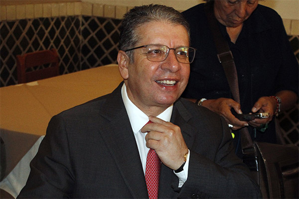 Declina Doger sus aspiraciones a la gubernatura