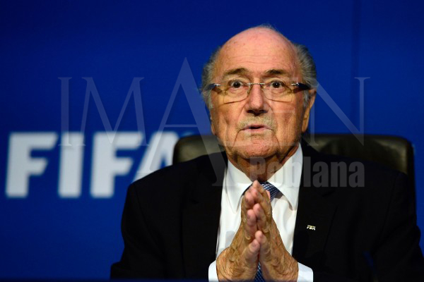 Comisión de FIFA apelará sanción de ocho años para Platini y Blatter