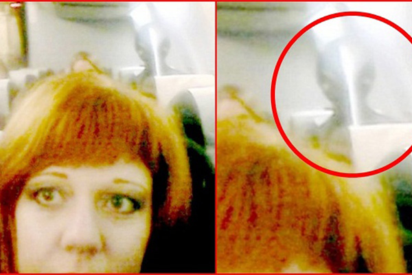 La mujer que se tomó una selfie con un alien