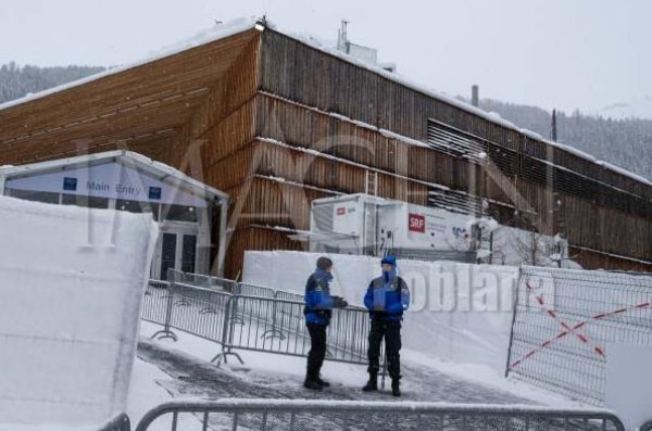 Expulsan a soldados que protegían Foro de Davos por consumir drogas