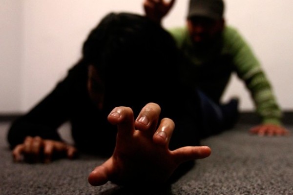 Hombre chino sentenciado por abusar sexualmente de un joven en un cibercafé