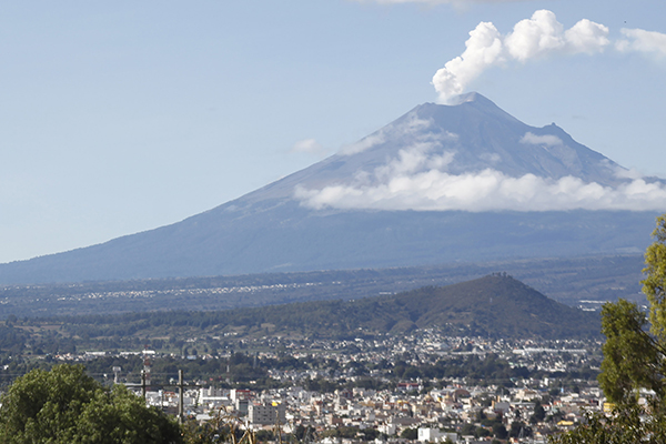Popocatépetl emite explosión y 48 fumarolas de baja intensidad