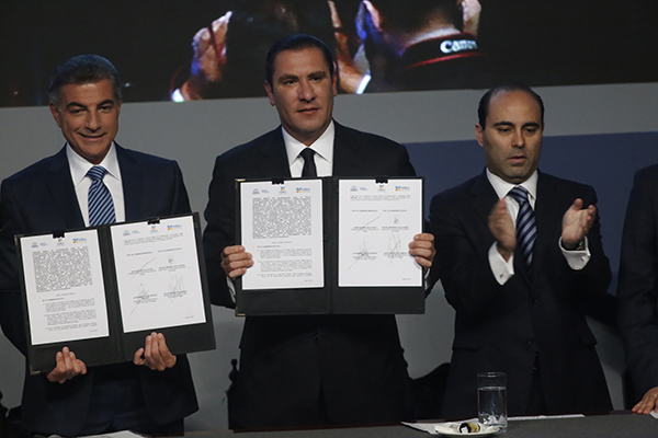 Antonio Gali firma compromiso y entrega informe