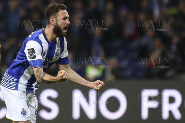 Porto con Layún, avanza a la final de la Copa de Portugal