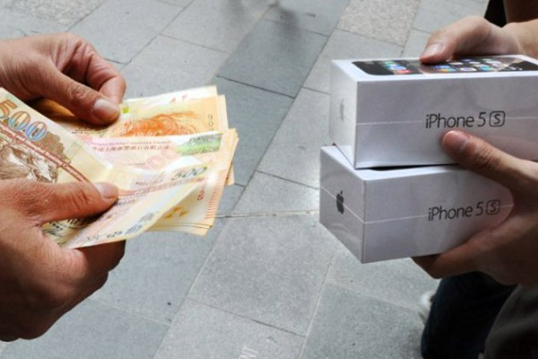 Pareja intentó vender a su hija para adquirir un iPhone