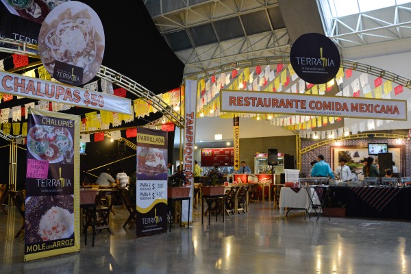Área gastronómica, una gama de sabores en la Feria de Puebla