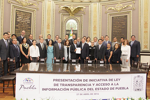 RMV y bancadas presentan iniciativa de Ley de Transparencia