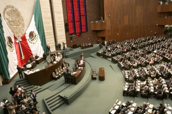 Aprueba Cámara de Diputados de un jalón 122 puntos de acuerdo