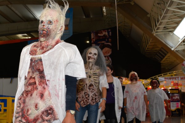 Siente el terror de “Tom Capítulo 2, Zombie Laser” en la Feria
