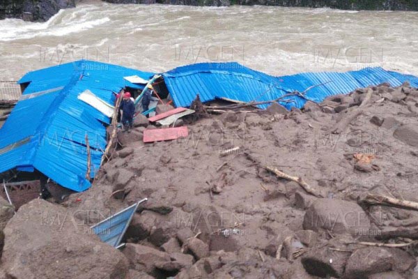 Suman 41 desaparecidos por alud de lodo y rocas en China