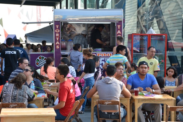 Una explosión de sabores en Food Trucks de la Feria de Puebla