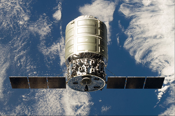 La NASA planea un incendio espacial