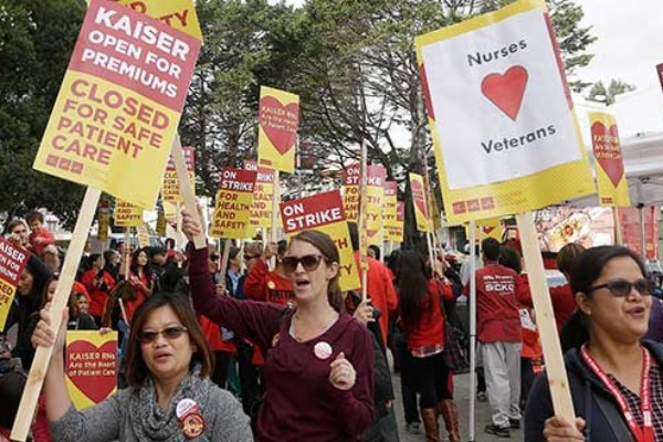 Cientos de enfermeros inician paro en Los Ángeles
