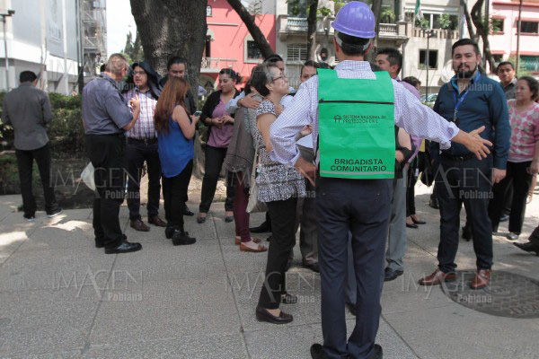 Protección civil reporta saldo blanco tras sismo de 5.4 grados