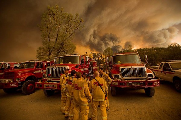 Incendio forestal en California consume más de 15,000 hectáreas