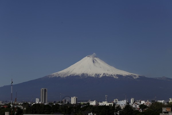 Volcán Popocatépetl mantiene actividad de baja escala