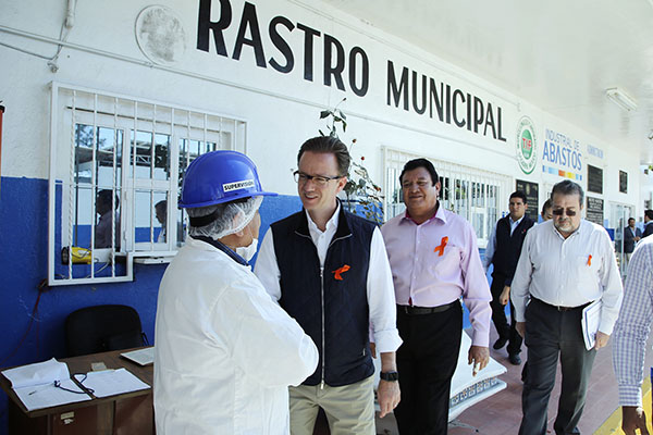 Efectúa Banck recorrido de supervisión por instalaciones del rastro municipal