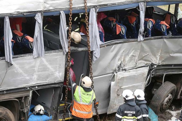 Accidente de autobús deja 10 muertos y 32 heridos en sur de China
