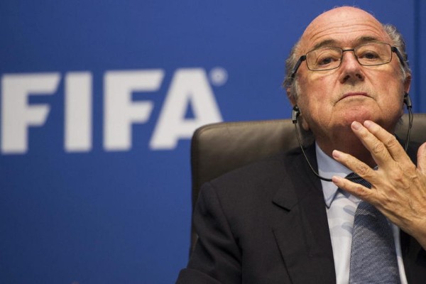 FIFA investiga a Blatter por “conflicto de intereses y corrupción”