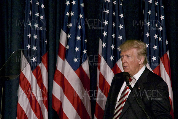 Critica Trump decisión de Ford de mudar su producción a México
