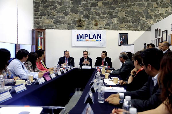 Se reúne Banck con integrantes de comité ciudadano