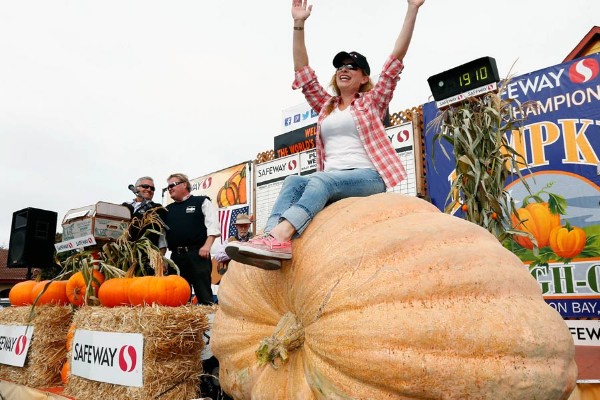 Calabaza de 866 kilos gana primer lugar en concurso en EU