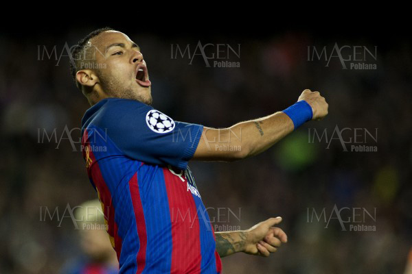 Club Valencia buscaría denunciar a Neymar, si son sancionados por botellazo