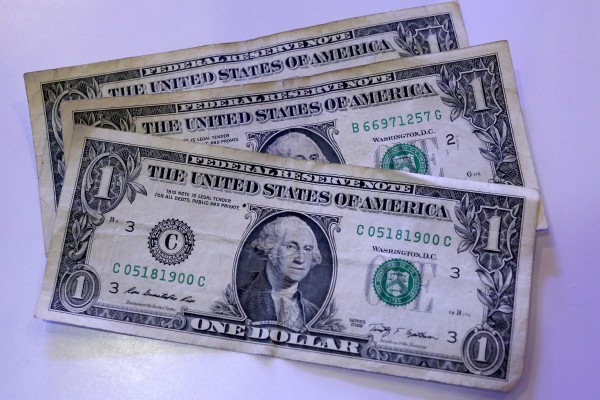 Dólar se ubica en 19.88 pesos, tras triunfo de Trump