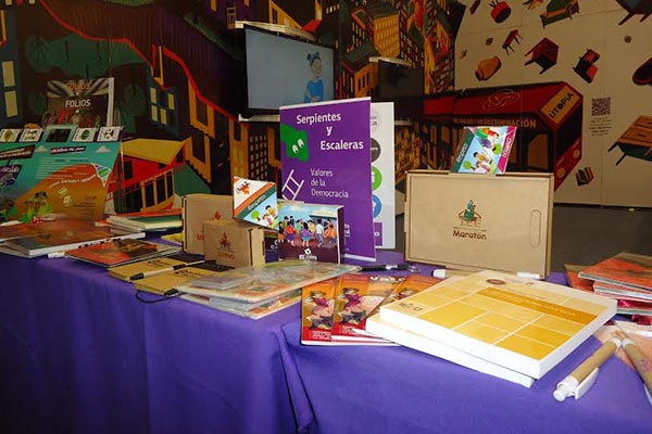 Participa el IEE en la Feria Internacional del libro
