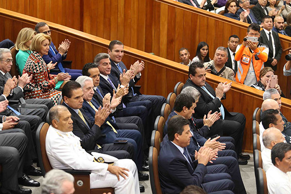 Asiste RMV a toma de protesta de Miguel Ángel Yunes