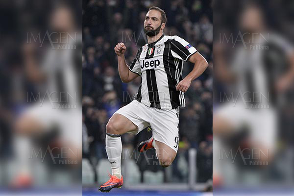 Delantero Higuaín afirma tener verano difícil tras fichar con "Juve"