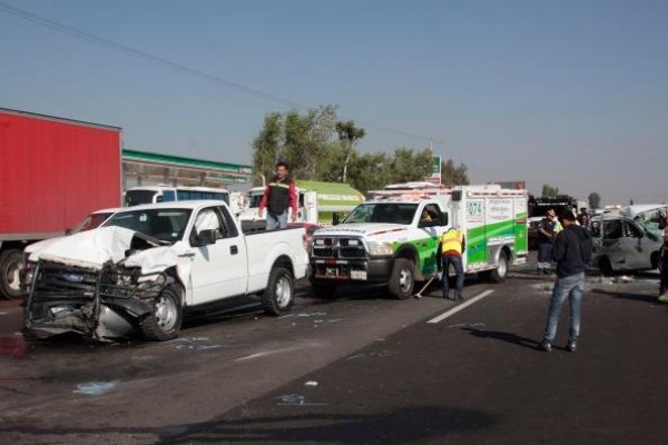 Reducen carriles en autopista México-Puebla por accidente