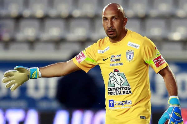 “Conejo” Pérez pospondría retiro si Pachuca llega a Mundial de Clubes
