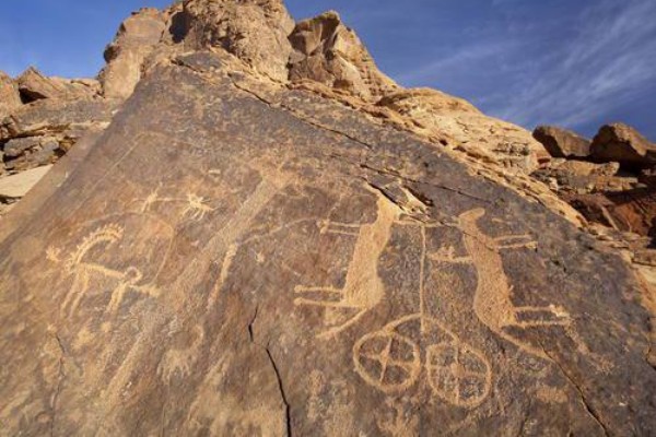 China: hallan dibujos de caballos árabes en paredes de roca de hace 2,000 años