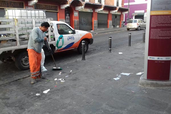 Cuadrillas del OOSL mantienen labores de limpieza en calles de la ciudad