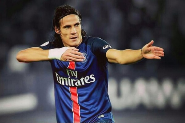 Edinson Cavani asegura estar cerca de renovar contrato con París SG