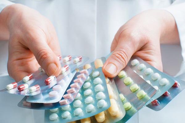 Senador urge a castigar a clonadores de medicamentos en Veracruz