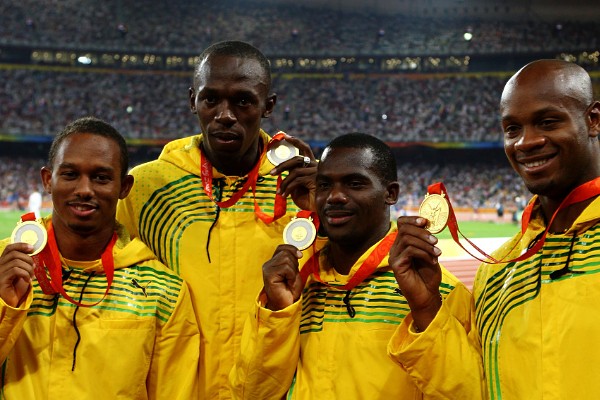 Despojan a Usain Bolt de medalla de oro de Beijing 2008; se queda solo con 8