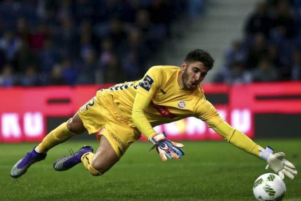Rui Silva llega a Granada y mexicano Ochoa perdería puesto