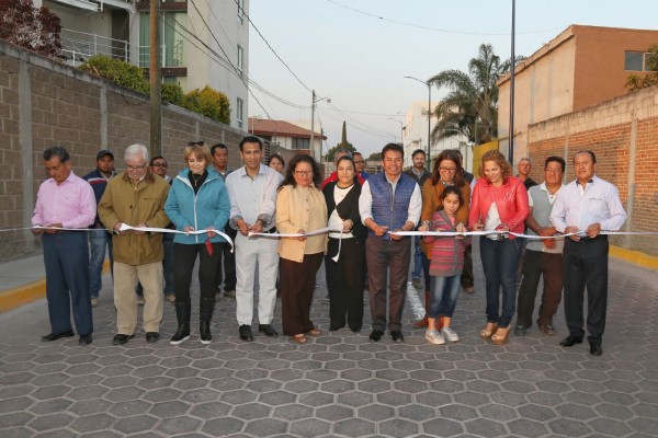Entrega y supervisa obras Leo Paisano Arias