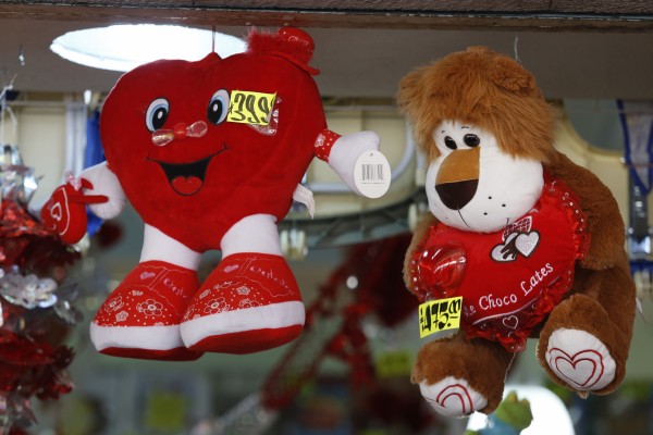 Mexicanos gastarán en promedio 916 pesos por San Valentín