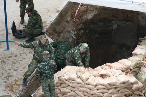 Desactivan en Grecia bomba de la Segunda Guerra Mundial