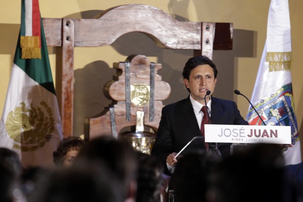 El JJ dio un portazo a los cholultecas; a su informe solo entraron los “cuates”